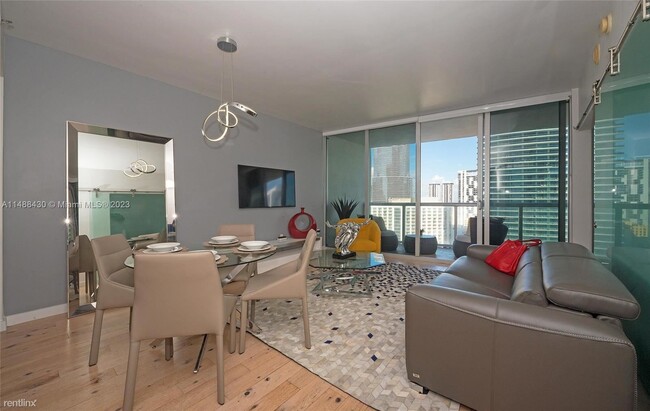 Building Photo - 1 br, 1 bath Condo - 485 Brickell Ave Apt ...