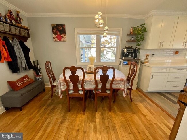 Building Photo - 6822 Donahue Ct