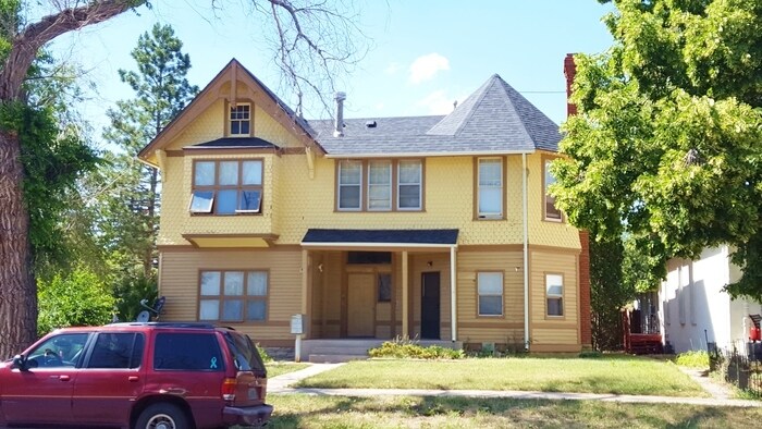 Primary Photo - 400 E 17th St
