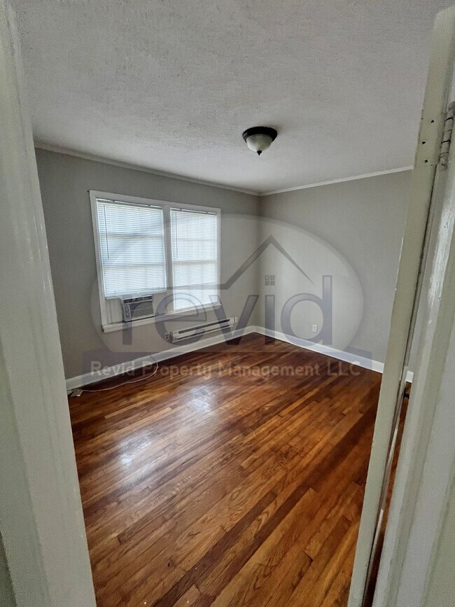 Foto del edificio - 2562 Quail Ave