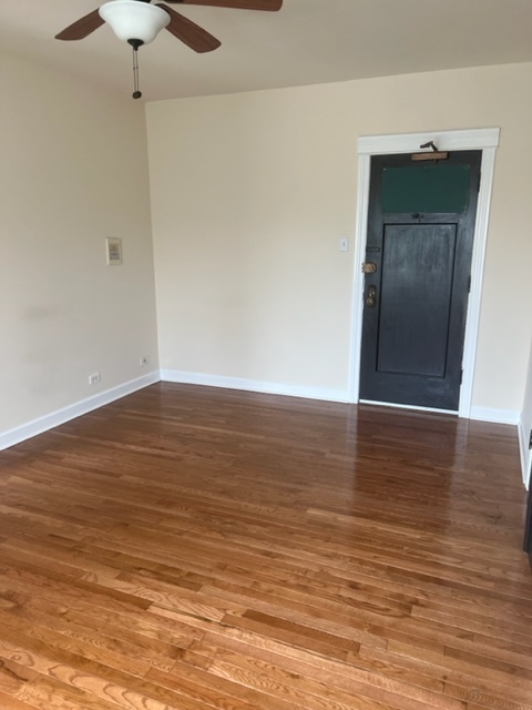 living/bedroom - 4343 N Pulaski Rd