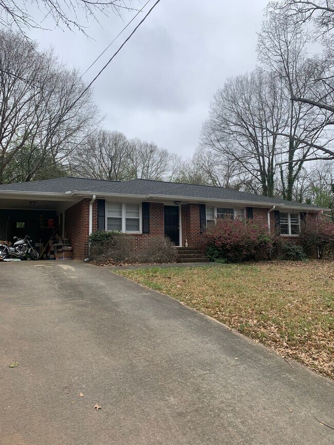 Foto del edificio - Quiet 2BR Retreat Minutes from Downtown Athens