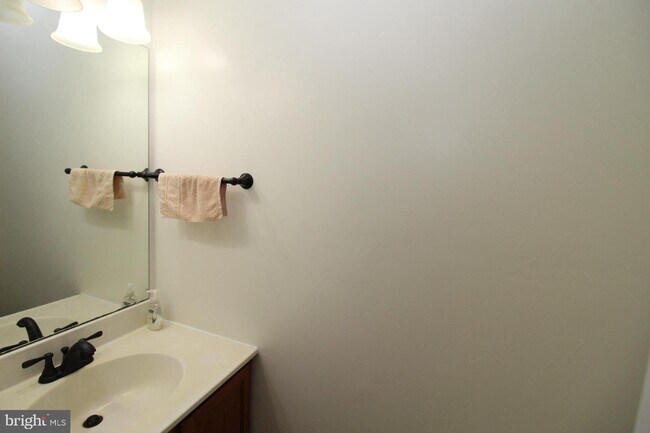 Building Photo - 36 Banbury Ct