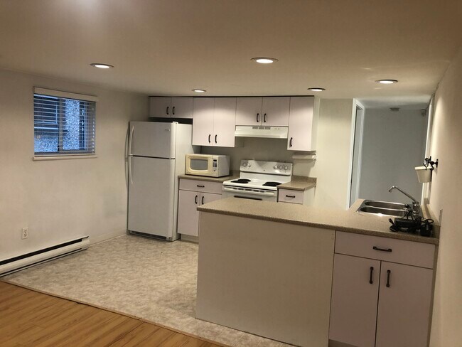 Photo du bâtiment - 440 21st Av W