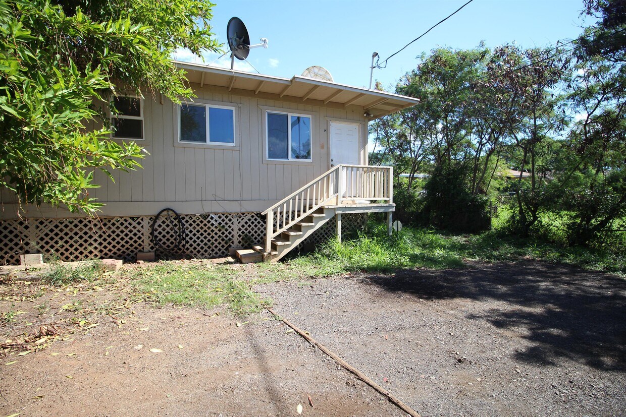 Primary Photo - 84-824-824 Farrington Hwy