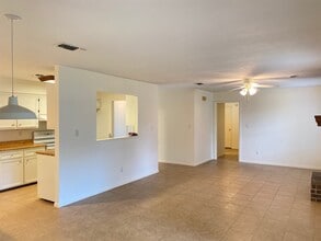 Building Photo - 2733 Davis Ave