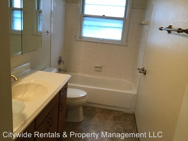 Foto del edificio - 5663 N 64th St