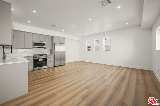 Foto del edificio - 914 N Hudson Ave