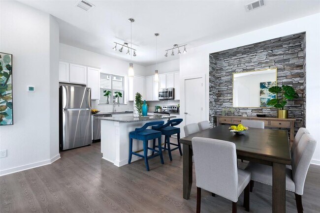 Building Photo - 408 Ozark Trl