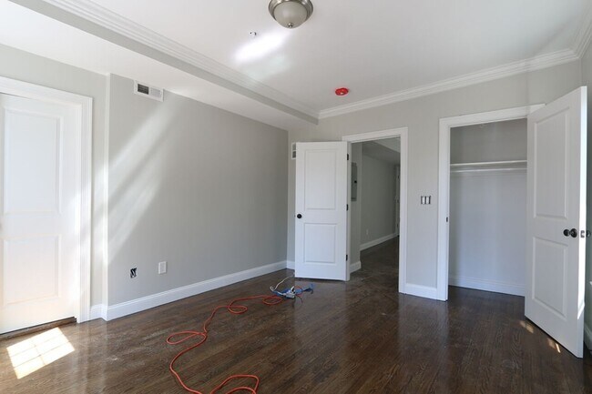 Building Photo - 43 Derby St