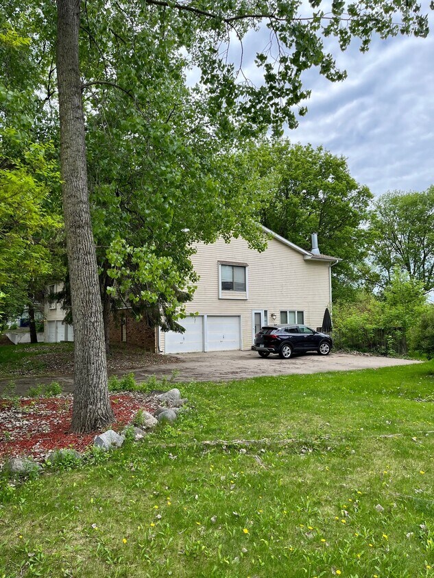 Front of home - 5542 Malibu Dr