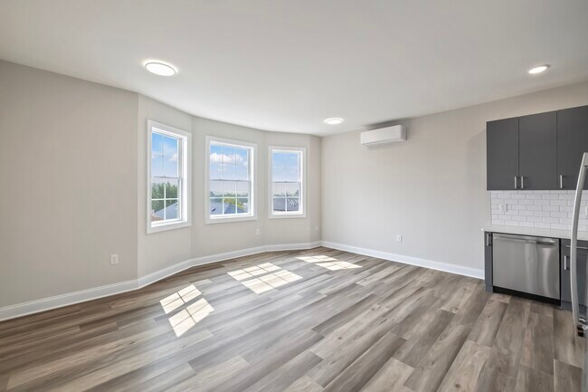 Sala de estar con vista al horizonte de la ciudad de Nueva York - Woodside Heights