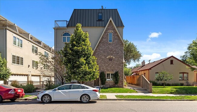 Building Photo - 948 S Pearl St