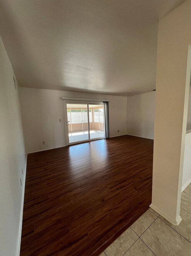 Foto del edificio - 963 Talbert Ave