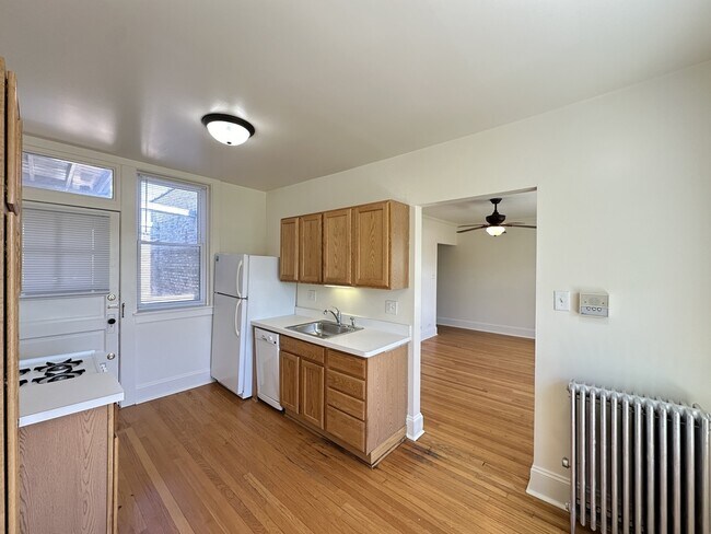 Foto del edificio - 2856 W Cullom Ave