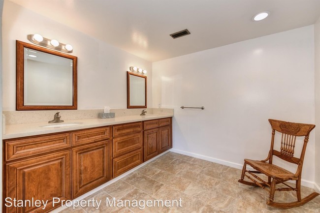 Building Photo - 9420 Durango Way