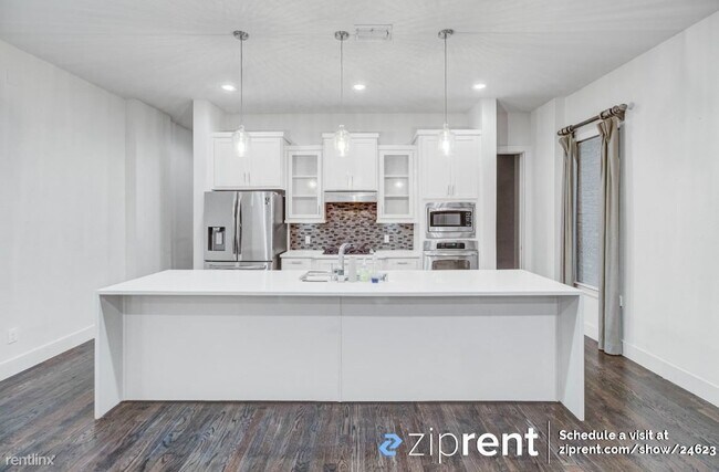Foto del edificio - 2 br, 2.5 bath Townhome - 3010 Zenia Drive...