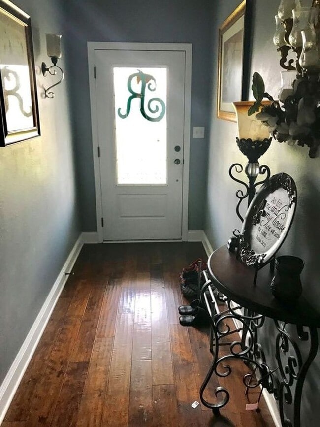 Building Photo - Spacious 3BR/2BA Home in Miller Farms with...