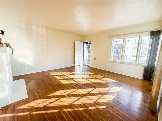 Foto del edificio - 3427 12th Ave