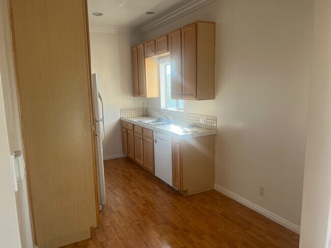 Building Photo - 8020 Blackburn Ave