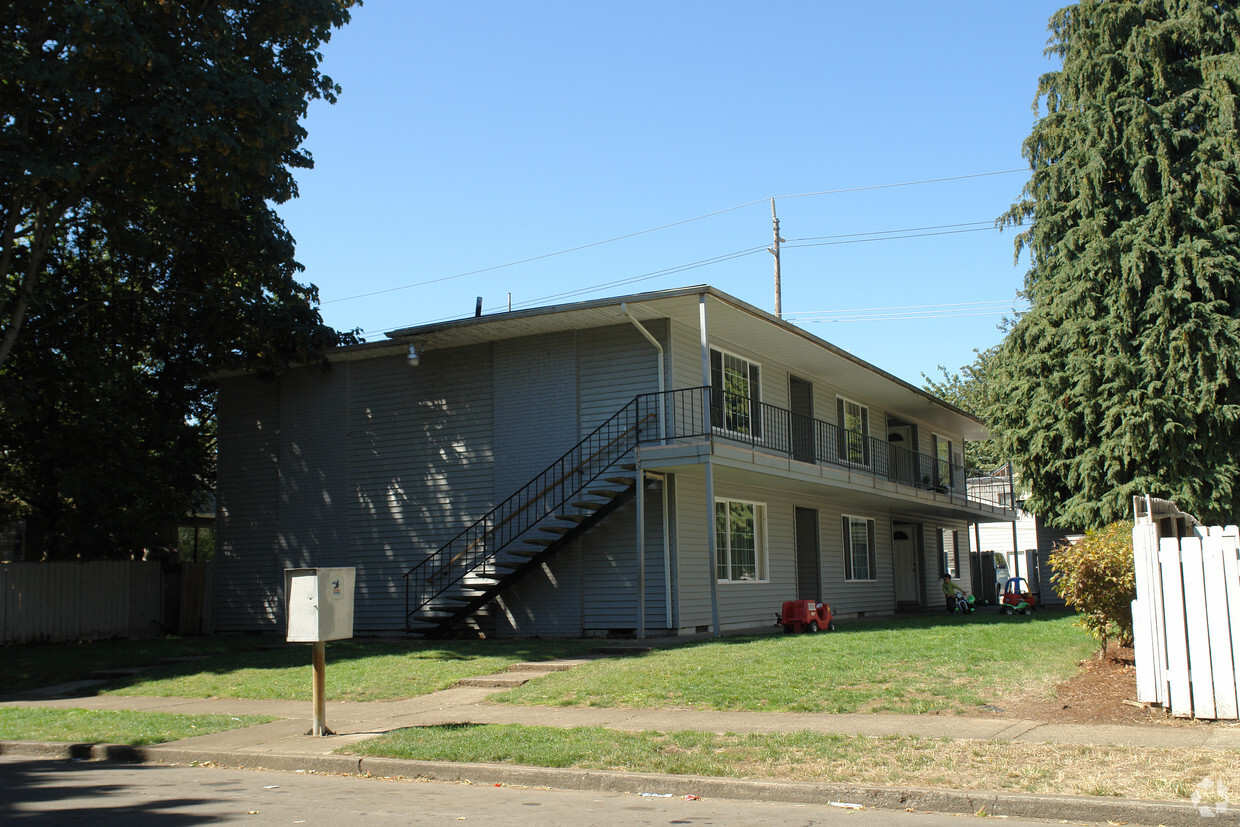Primary Photo - Grant Apartments
