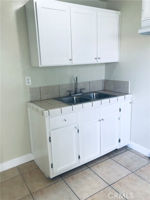 Foto del edificio - 1353 E 64th St