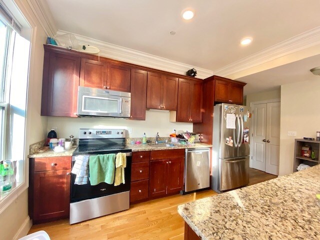 Building Photo - 17 Mansfield St