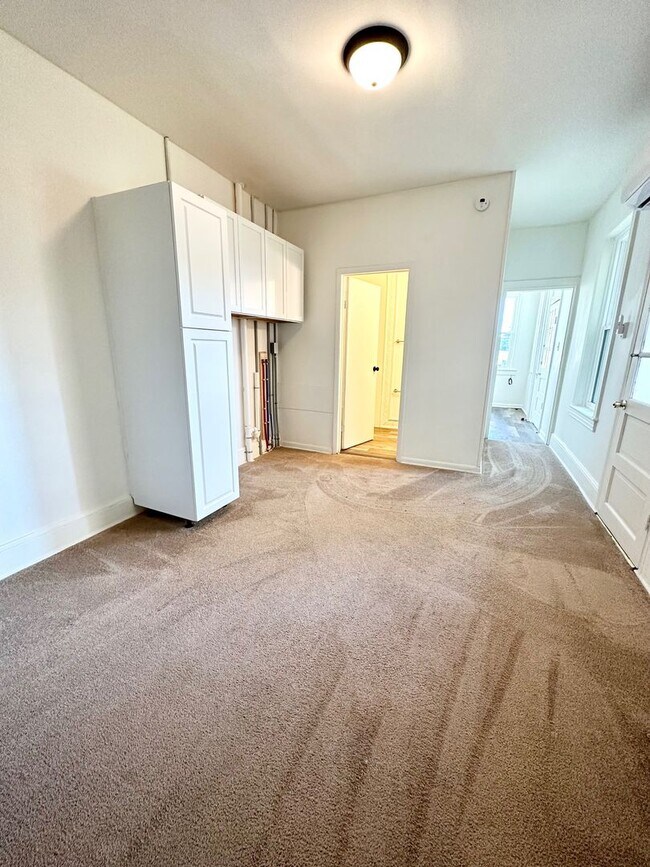 Foto del edificio - Available Now! 2 Bedroom 1st Floor, Parkin...