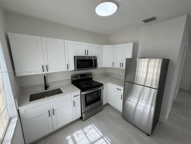 Foto del edificio - 3 bedroom in Miami FL 33138