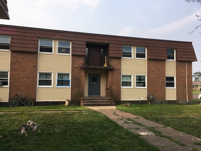 Building Photo - 2820 John Ave