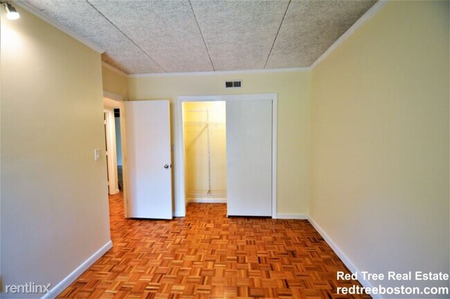 Building Photo - 2 br, 1 bath Condo - 44 Broadlawn Park