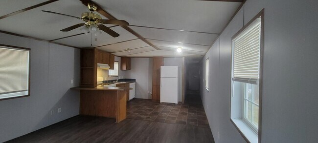 Building Photo - 827 Sally Mae Terrace