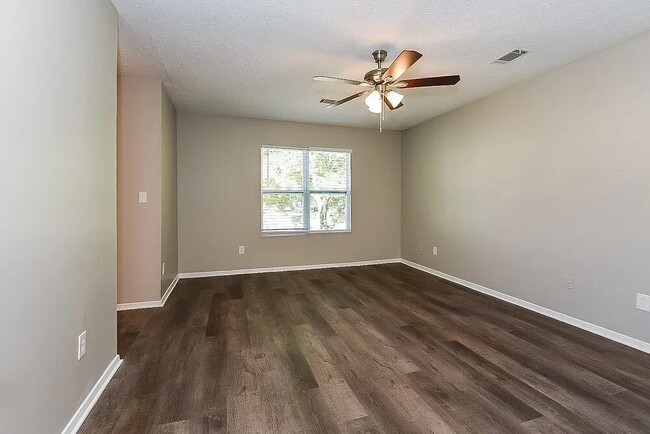 Foto del edificio - 1649 Roman Point Dr