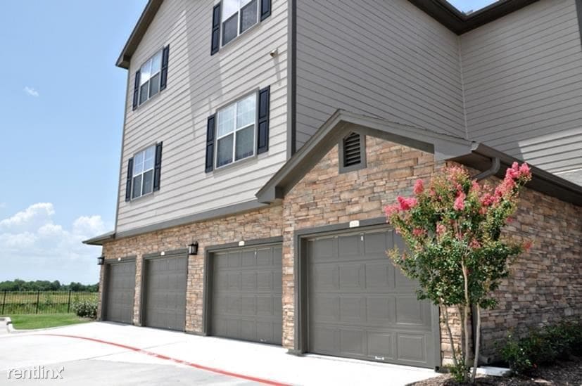 1 br, 1 bath Condo 601 Park Place Flat Condo for Rent in