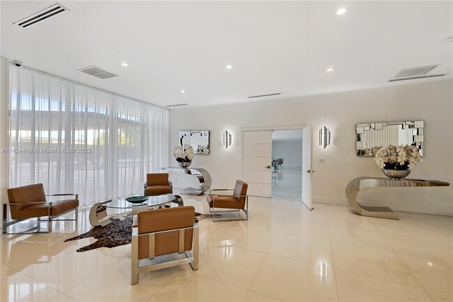 Building Photo - 6450 Collins Ave