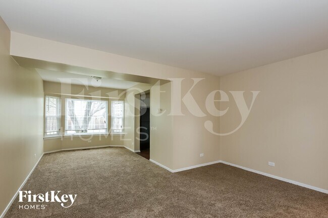 Building Photo - 990 Chelsea Ln