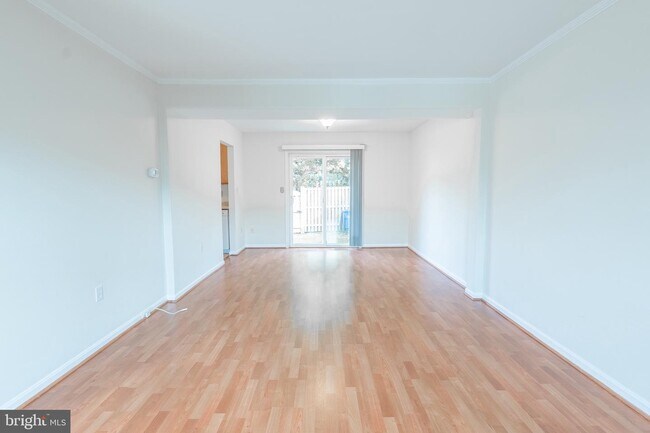 Building Photo - 20138 Club Hill Dr