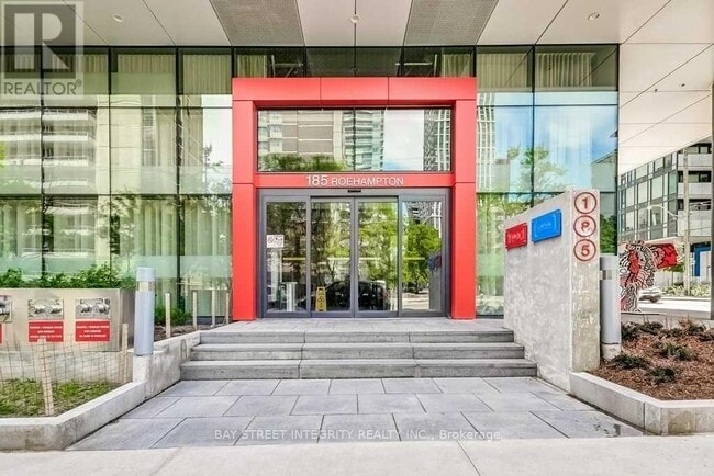 Photo du bâtiment - 185 Roehampton Ave