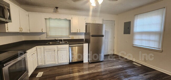 Building Photo - 2514 Glenrose Ave