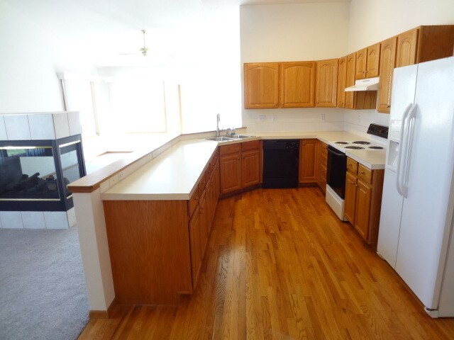 Building Photo - 3504 Silver Trails Dr