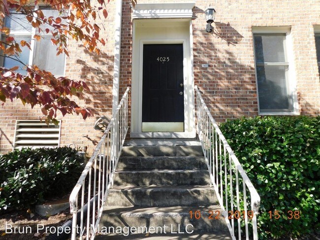 Building Photo - 4025 Heather Ct NW