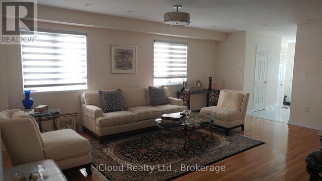 Building Photo - 3885 Skyview St