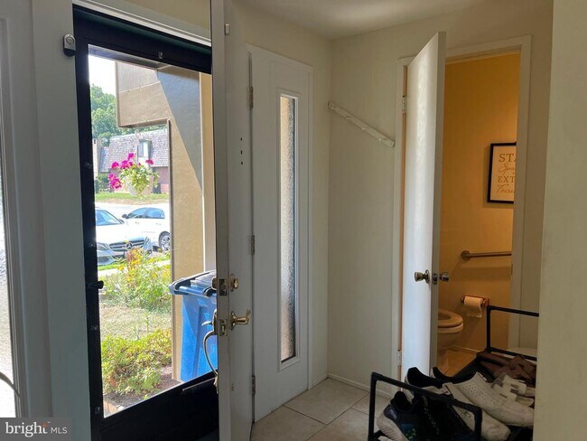 Foto del edificio - 9547 Fern Hollow Way
