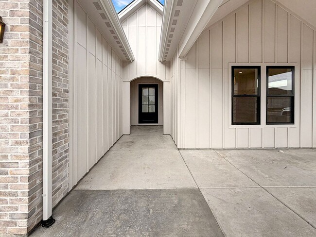 Building Photo - New Construction 4-Bedroom Home in Eagle’s Centerra Community Near Downtown, Trails & Shopping wi...