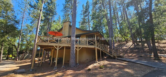 Foto del edificio - Charming 1-Bedroom Retreat in Desirable Ch...