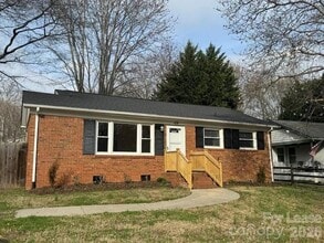 Building Photo - 439 Sadie Dr