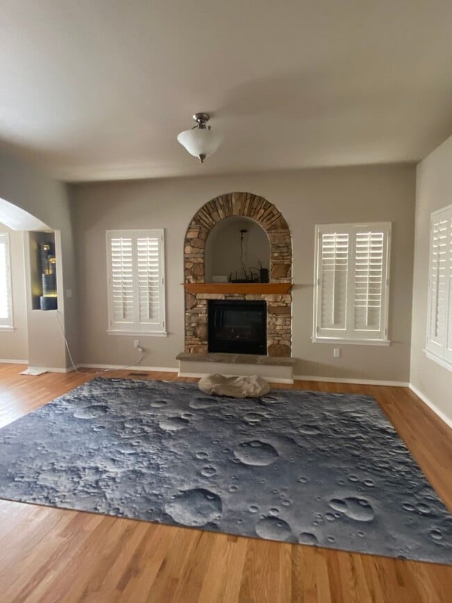 Building Photo - PTO Cross Creek 5727