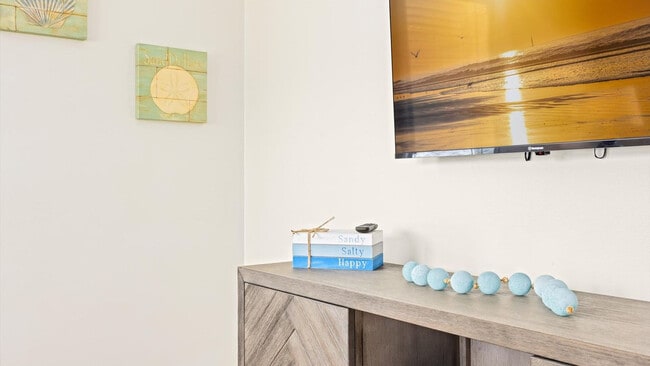 Building Photo - 124 W Heather Rd