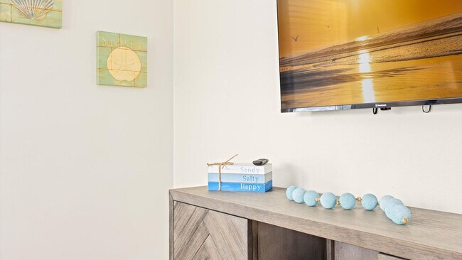 Building Photo - 124 W Heather Rd