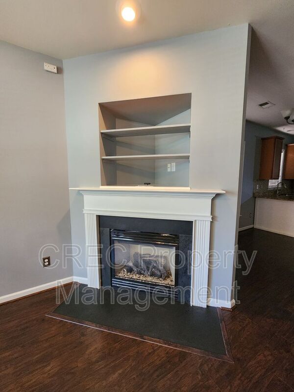 Foto del edificio - 103 Foxglove Ave